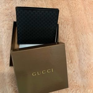 😍 Authentic Gucci Wallet